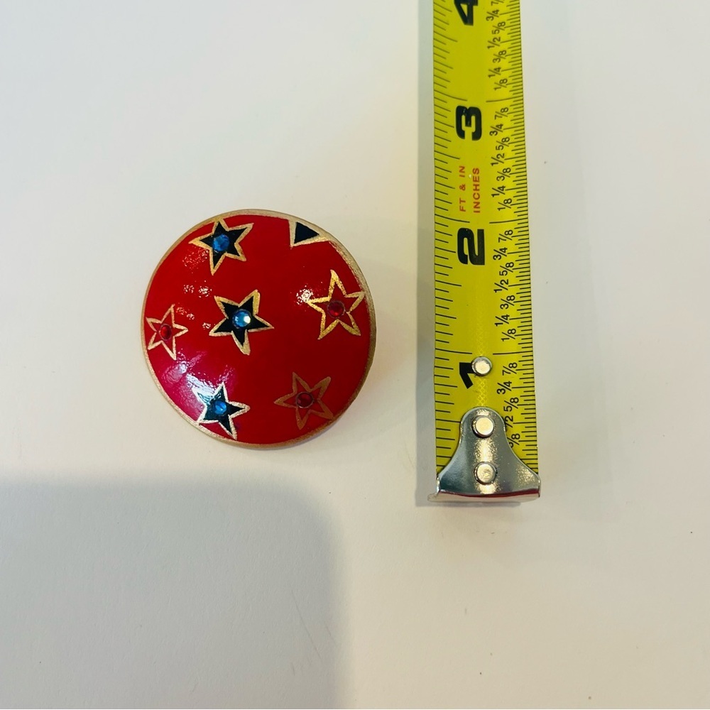 Vintage 80’s Red Wooden Clip On Earrings with Blue Stars - Picture 4 of 4